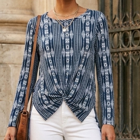 Papermoon Tops - Tribal Geometric Papermoon Stitch Fix Blue White Knot Front Top M Medium